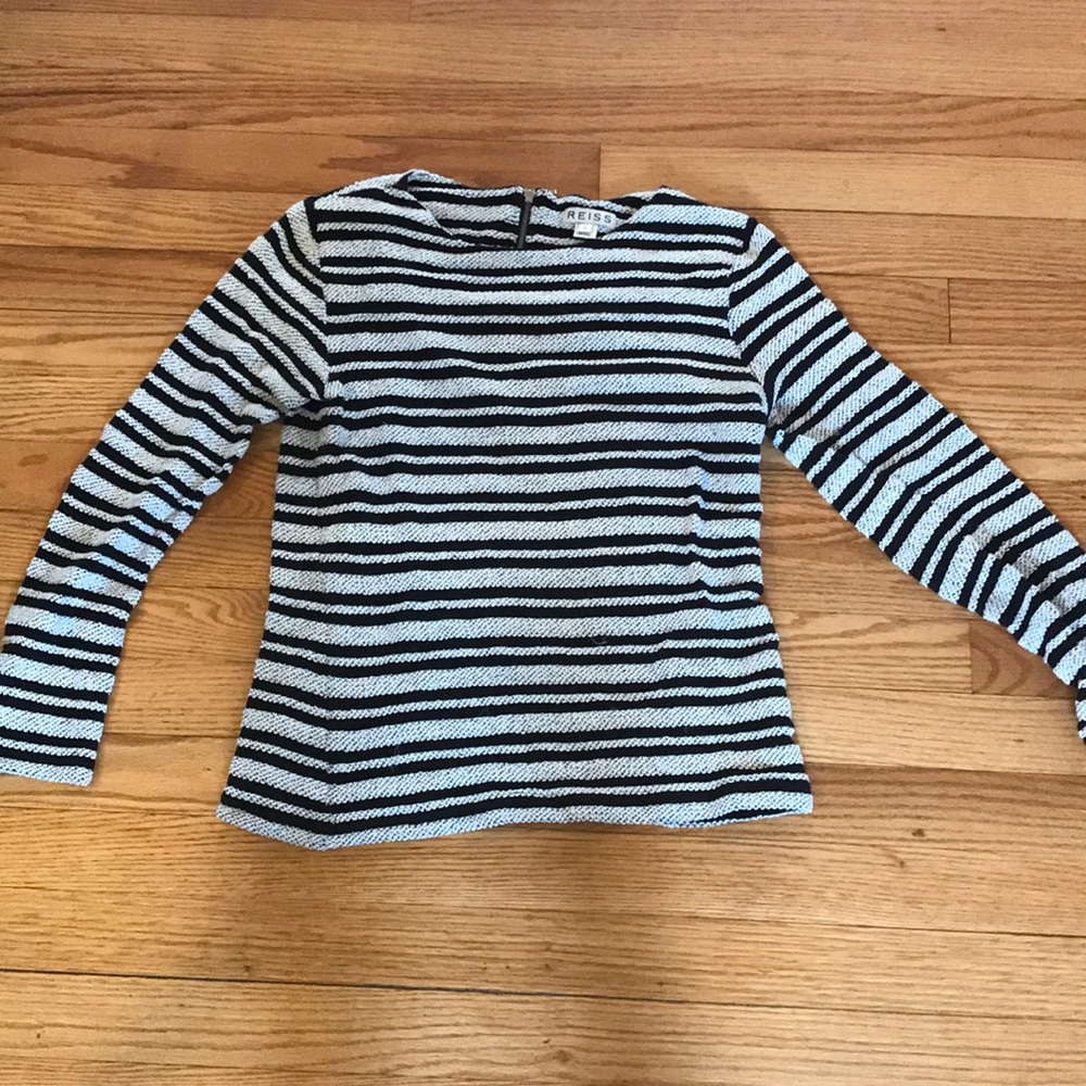 Reiss top size small. Zip quarter on back.